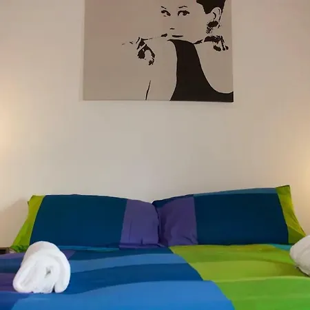 Il Vesuvio Alla Finestra Apartment